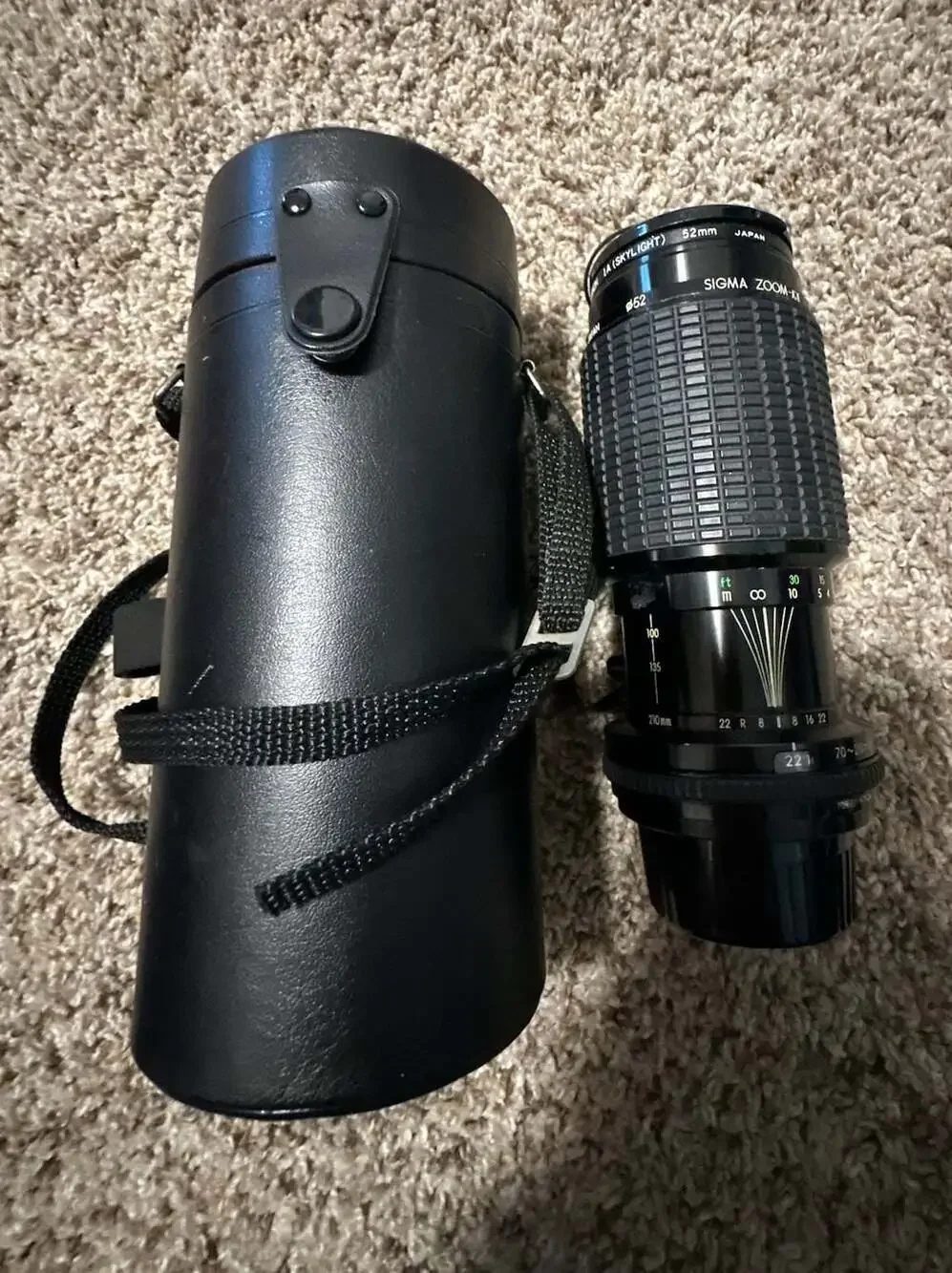 Rokinon‎ 70-210mm f/3.5-4.5 Zoom Macro Lens for Canon FD Mount